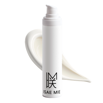 Close-up of Isae Mie's Ceramide Hydrating Night Cream texture