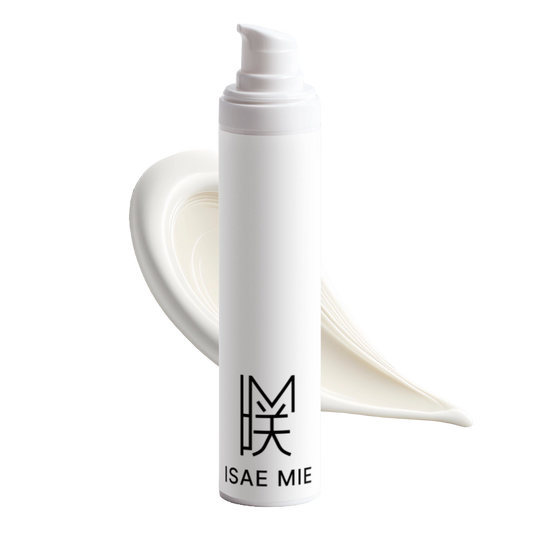 Close-up of Isae Mie's Ceramide Hydrating Night Cream texture