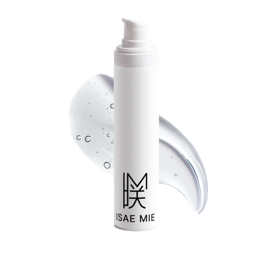 Isae Mie Niacinamide Moisturiser bottle featuring a sleek, modern design perfect for hydrating skincare routines