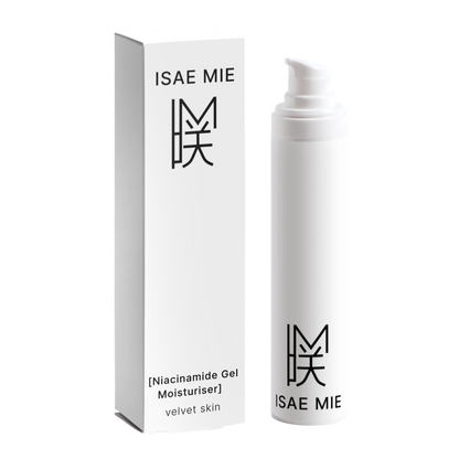 Close-up of Isae Mie Niacinamide Gel Moisturizer showcasing the smooth gel texture ideal for all skin types