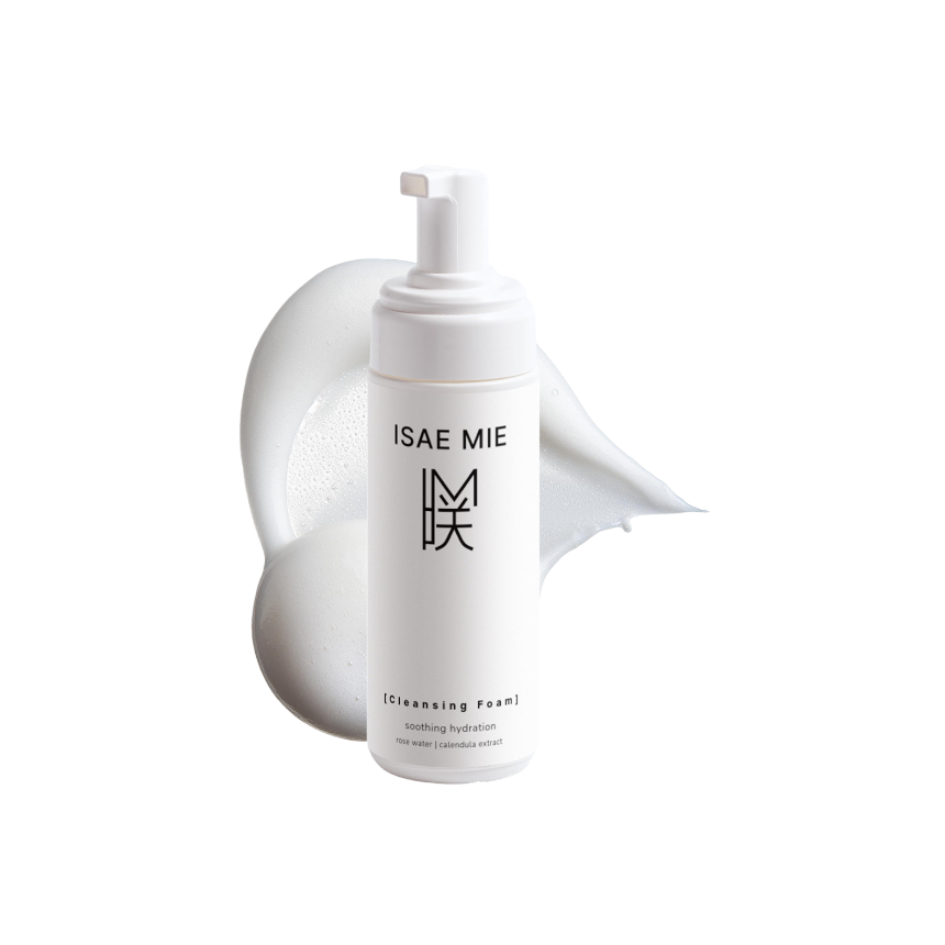 Elegant cleaning foam bottle displaying the rich, creamy texture of the foam on the back. Ideal for gentle and effective facial cleansing