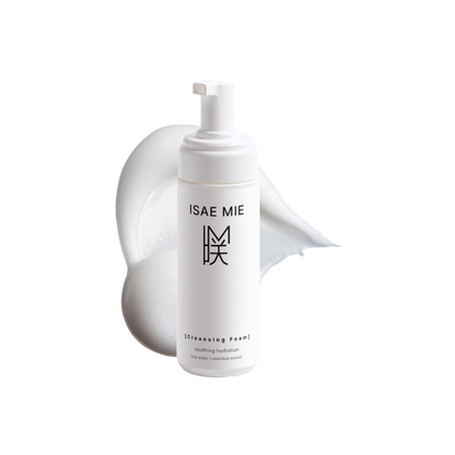 Elegant cleaning foam bottle displaying the rich, creamy texture of the foam on the back. Ideal for gentle and effective facial cleansing