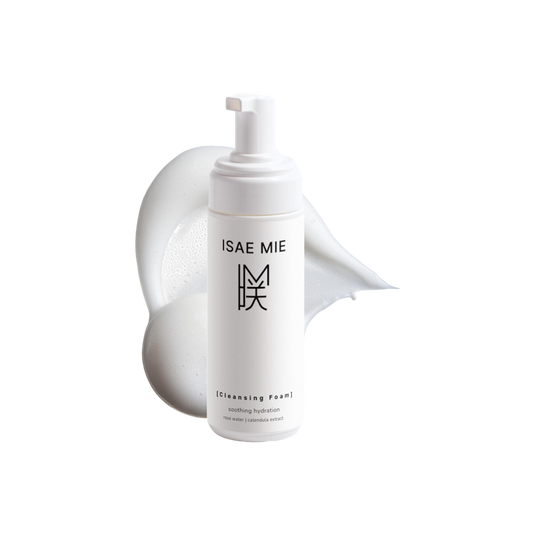 Elegant cleaning foam bottle displaying the rich, creamy texture of the foam on the back. Ideal for gentle and effective facial cleansing